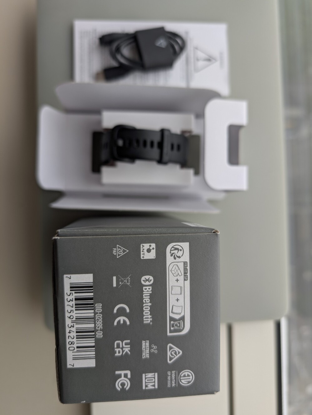 GARMIN Vívoactive 6 Smartwatch - AMOLED Display - Like New - Picture 6 of 6